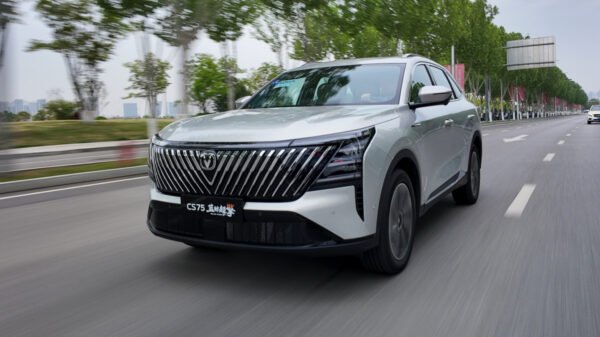 Changan CS75 Plus HEV: 500 bar inyeksiyonlu hibrid SUV - chinacar.az