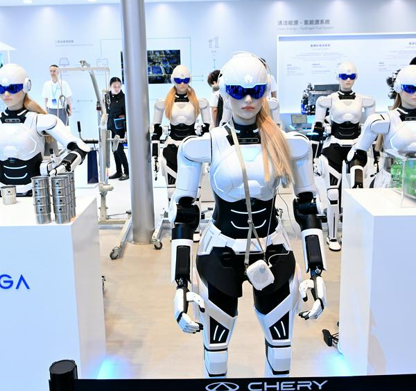 Chery humanoid robot: 0.7 kWh batareya, 41 400 USD qiymət - chinacar.az