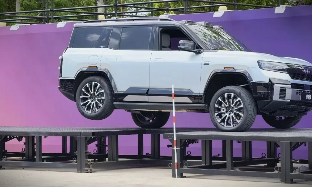BYD və Huawei üç təkərlə idarəetmə sistemini nümayiş etdirdi - chinacar.az