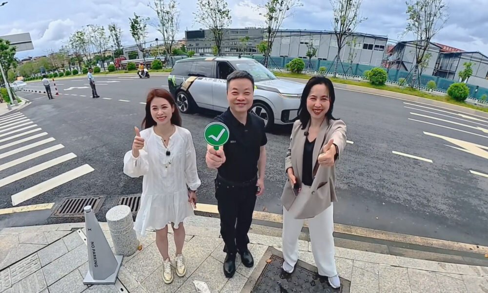 Xpeng CEO-su ilk robotaksi səfərinə çıxdı, daxili testlər başlayıb - chinacar.az