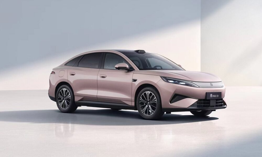 BYD Qin Max: ən çox satılan sedan ailəsinin flaqmanı - chinacar.az
