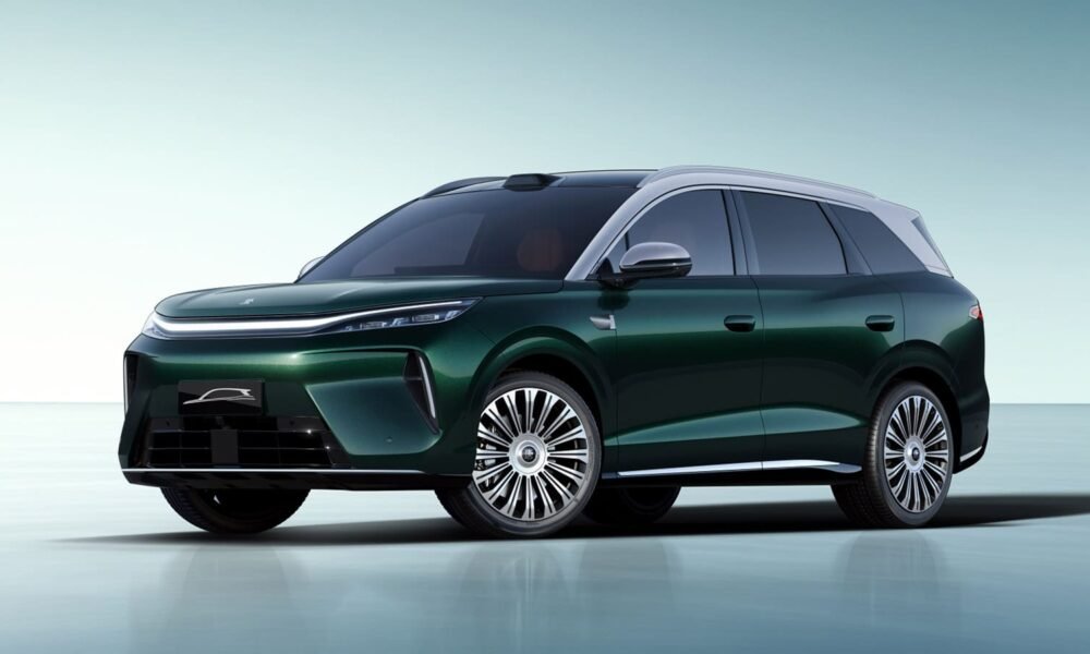 BYD 8-seriyalı Tang mənzili 800 km-i keçir – yeni teaser - chinacar.az