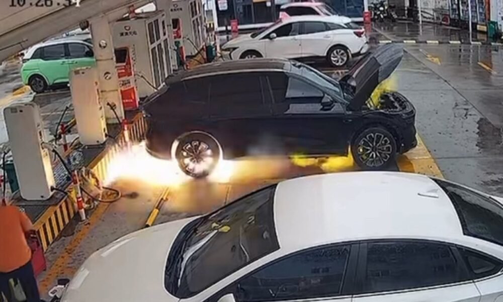 Zeekr 7X SUV şarj stansiyasında yanğınla bağlı açıqlama verdi - chinacar.az