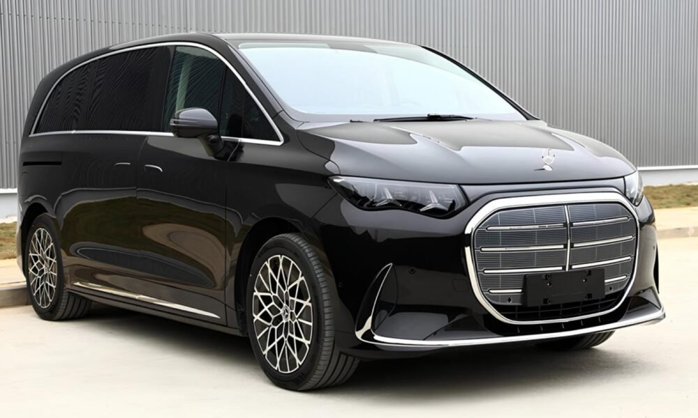 Çin istehsalı Mercedes-Benz VLE miniveni rəqiblərinə meydan oxumaq üçün üzə çıxdı - chinacar.az