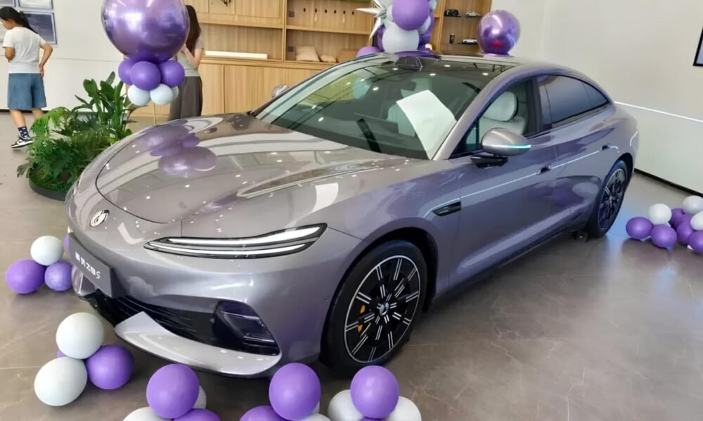 Denza Z9S sedan Çində 101 dilerə çatdı, 1100 km mənzil - chinacar.az