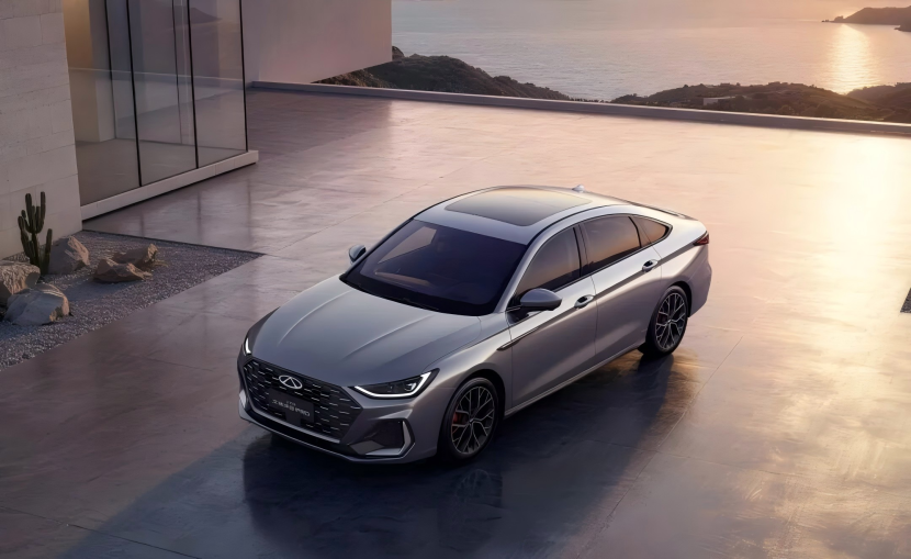Chery 2027 Arrizo 8 Pro yeni Falcon 500 sürücü yardımı ilə təqdim edildi - chinacar.az