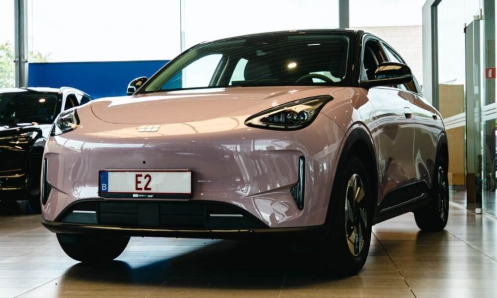 Geely E2 elektromobil Belçika dilerlərinə çatdırıldı - chinacar.az